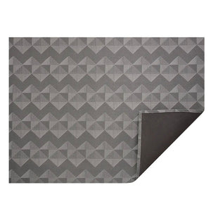 QUILTED WOVEN MAT IN TUXEDO