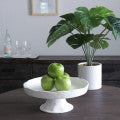 NUBE PEDESTAL CAKE PLATE IN WHITE