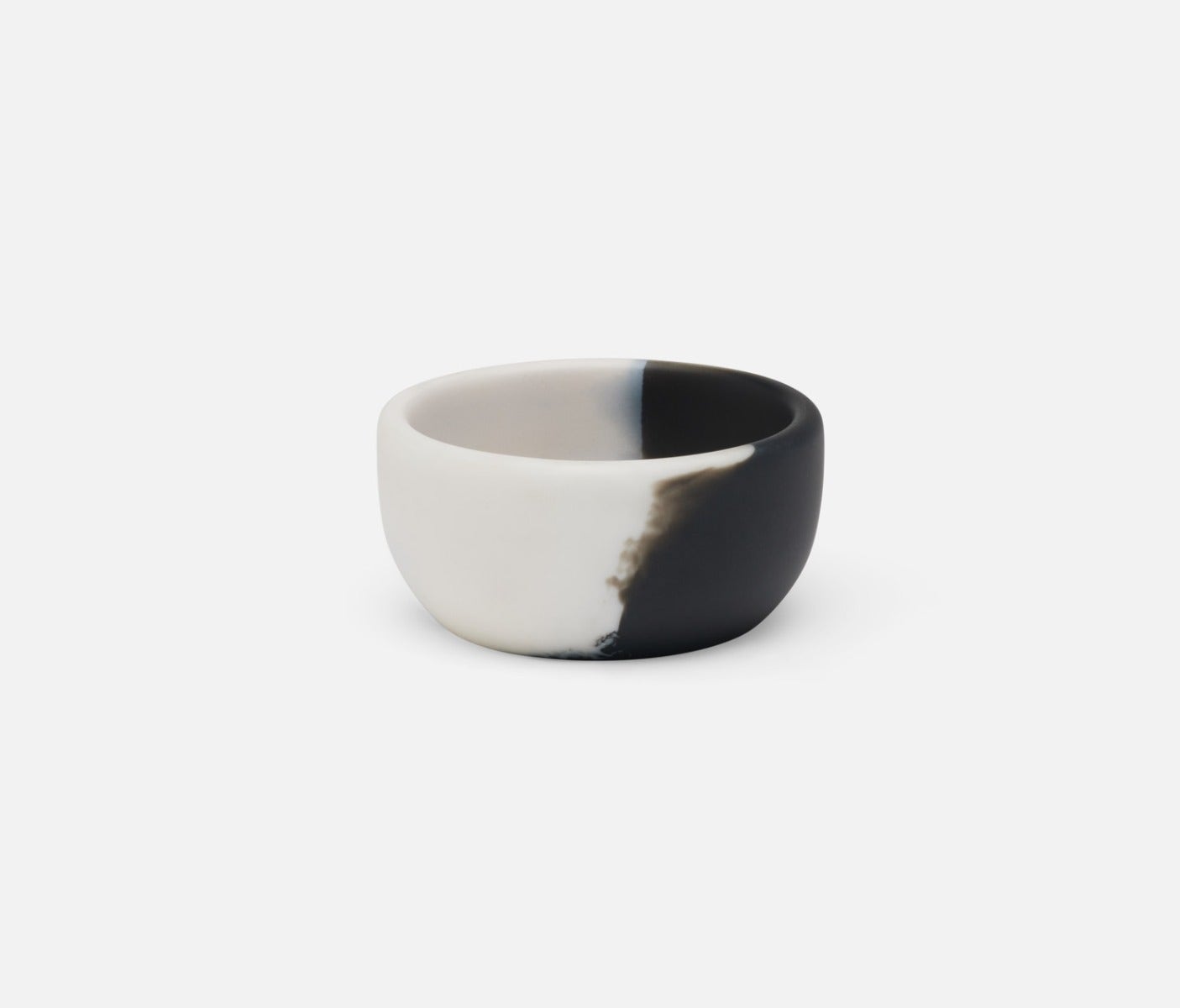 MAXTON LARGE PINCH BOWL IN BLACK AND WHITE