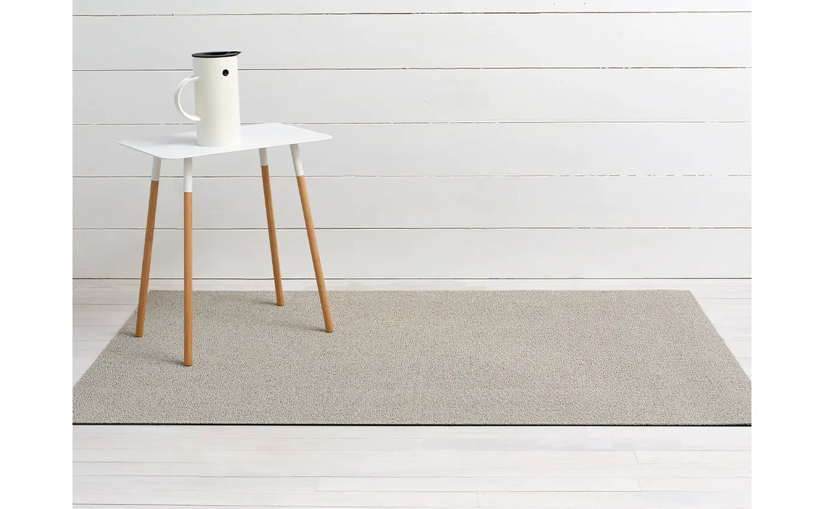 SOLID UTILITY MAT IN SILK