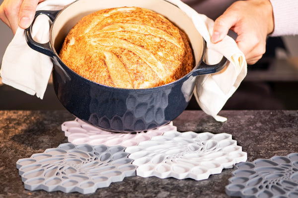 HONEYCOMB SILICONE TRIVET IN CLOUD